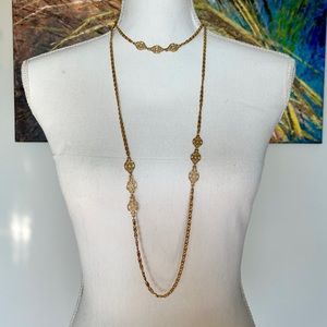 SOLD- Vintage Monet gold chain necklace w/floral-inspired embellishments!